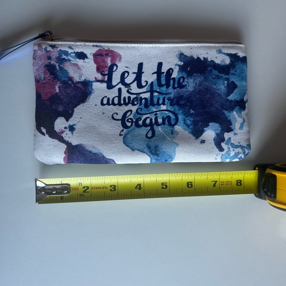 Makeup Bag 🩵 - Picture 6 of 7